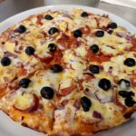 18. Pizza klobásová 590g (1,7)