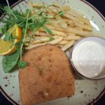 1. 120g Vyprážaný syr, 150g hranolky, 50g domáca tatárska (1,3,7,10)